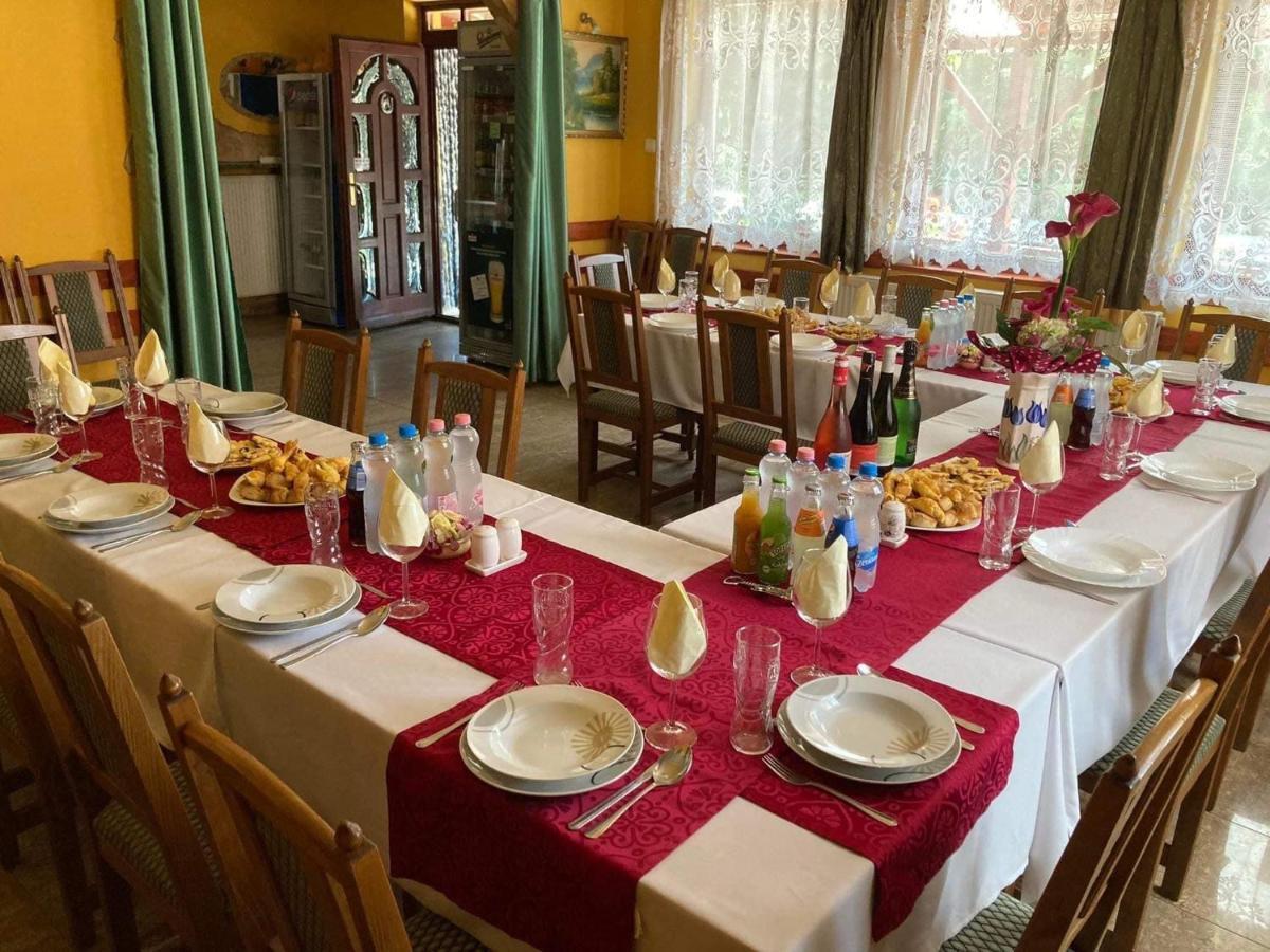 Villa Negra Motel Berzence 外观 照片